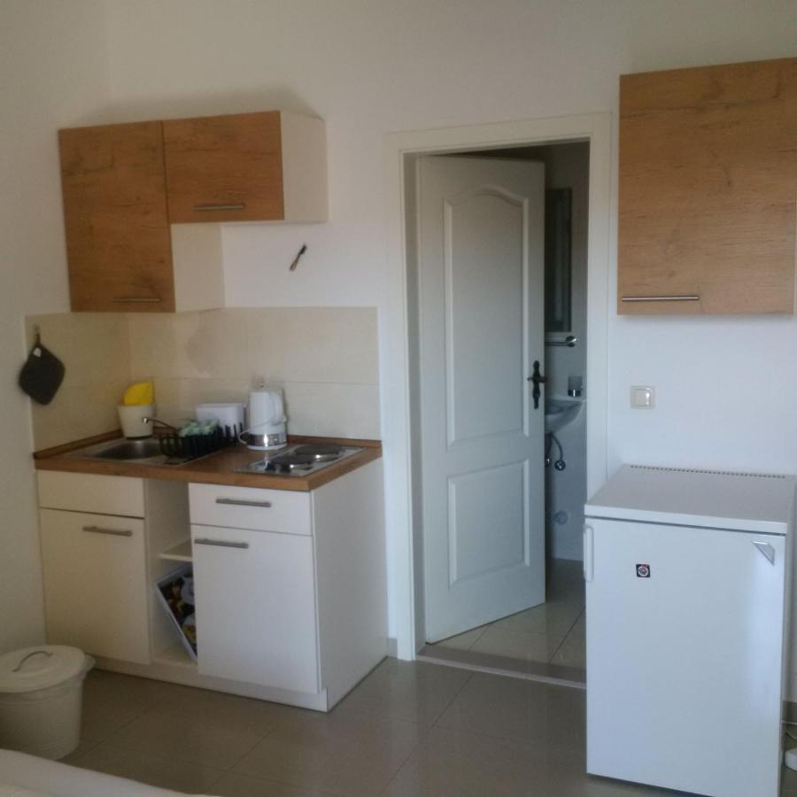 Apartments Lucija Brela Ngoại thất bức ảnh
