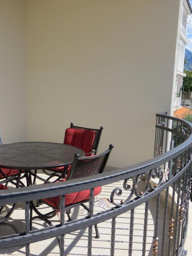 Apartments Lucija Brela Ngoại thất bức ảnh