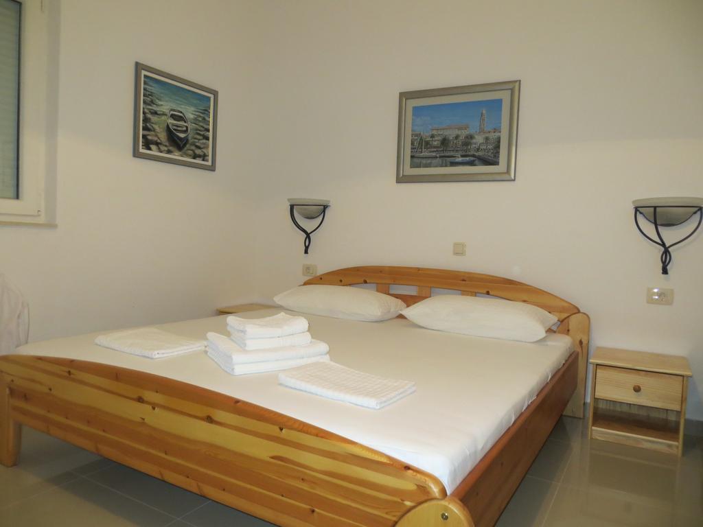 Apartments Lucija Brela Phòng bức ảnh