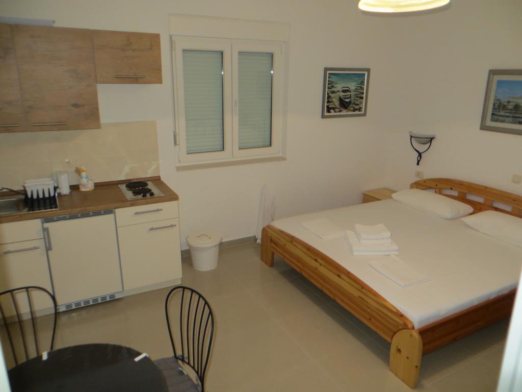 Apartments Lucija Brela Phòng bức ảnh
