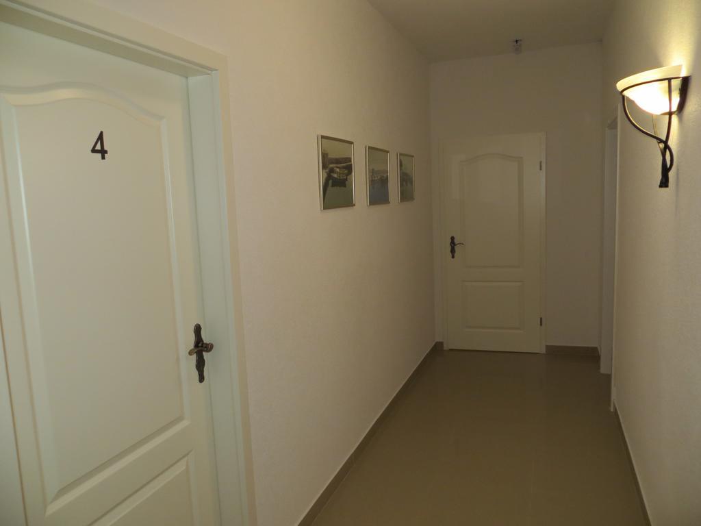 Apartments Lucija Brela Ngoại thất bức ảnh